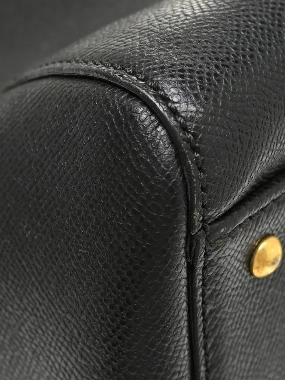 Chanel Black Calfskin Tote Handbag KQ01675